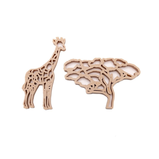 Grennn tree and giraffe africa cutter
